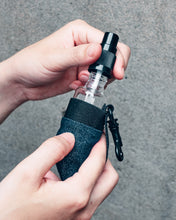 將圖片載入圖庫檢視器 DENIMPACK 腰掛丹寧酒精瓶套(含30ml玻璃酒精瓶)